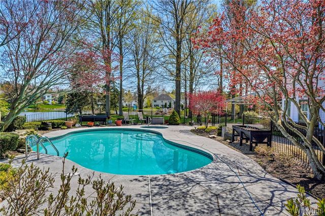 36 Lakeridge Drive, Orchard Park, NY 14127