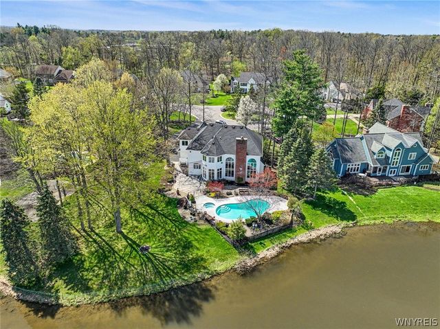 36 Lakeridge Drive, Orchard Park, NY 14127