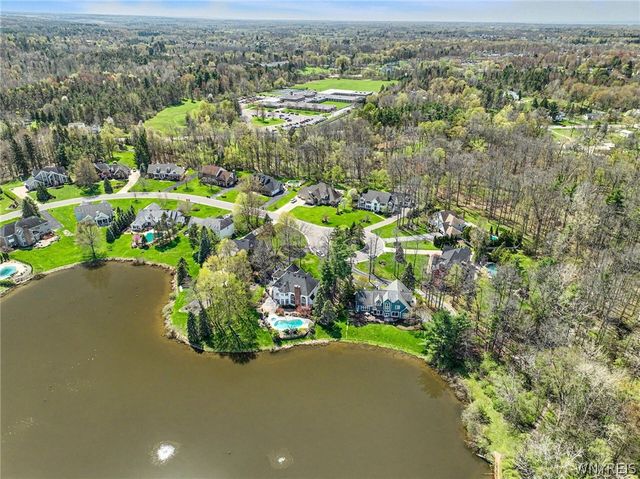 36 Lakeridge Drive, Orchard Park, NY 14127