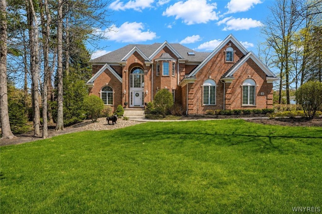 36 Lakeridge Drive, Orchard Park, NY 14127