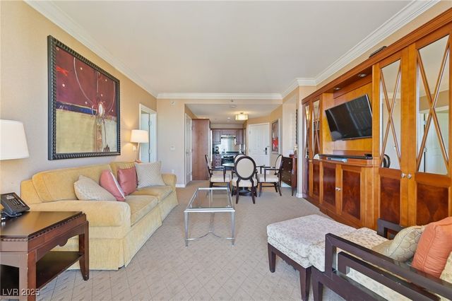 135 East Harmon Avenue 10714, Las Vegas, NV 89109