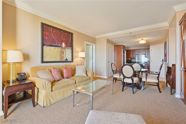 135 East Harmon Avenue 10714, Las Vegas, NV 89109