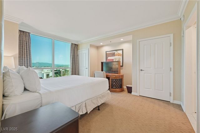 135 East Harmon Avenue 10714, Las Vegas, NV 89109