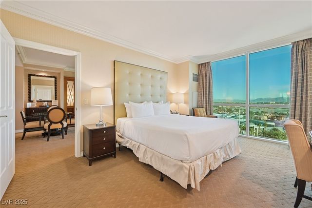 135 East Harmon Avenue 10714, Las Vegas, NV 89109