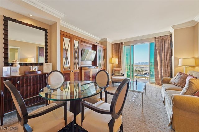 135 East Harmon Avenue 10714, Las Vegas, NV 89109