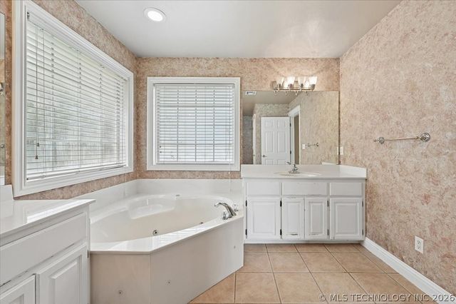 3310 Callaway Drive, Claremore, OK 74019