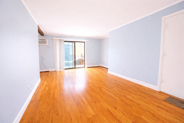 6113 W 64th Place 5, Chicago, IL 60638