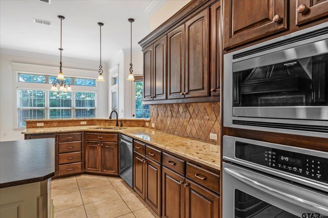 6522 Emory Ct, Tyler, TX 75703