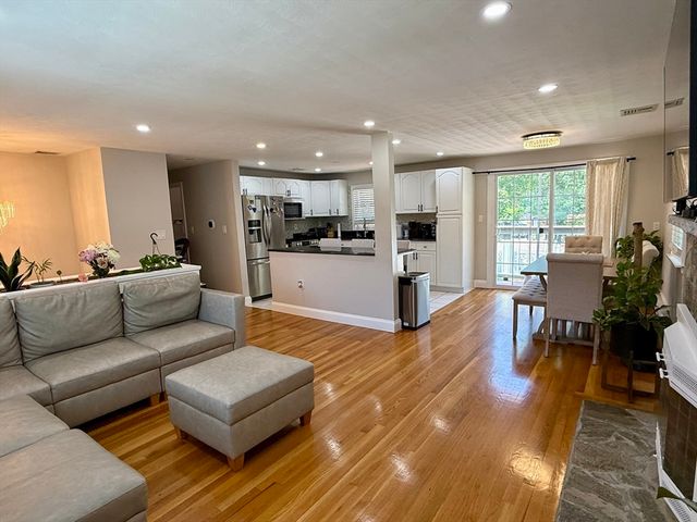 258 Plain St, Brockton, MA 02302
