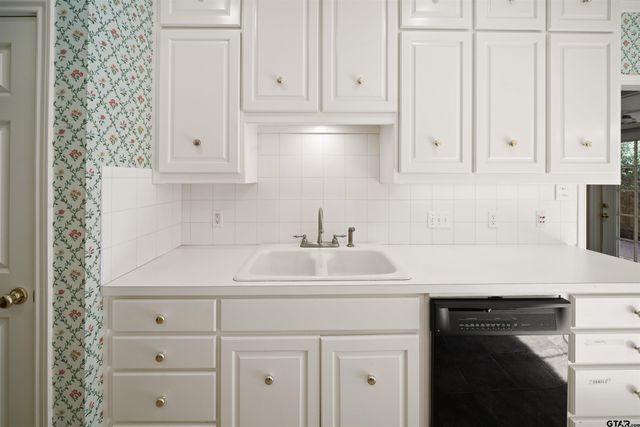 3134 Stanford CT, Tyler, TX 75701
