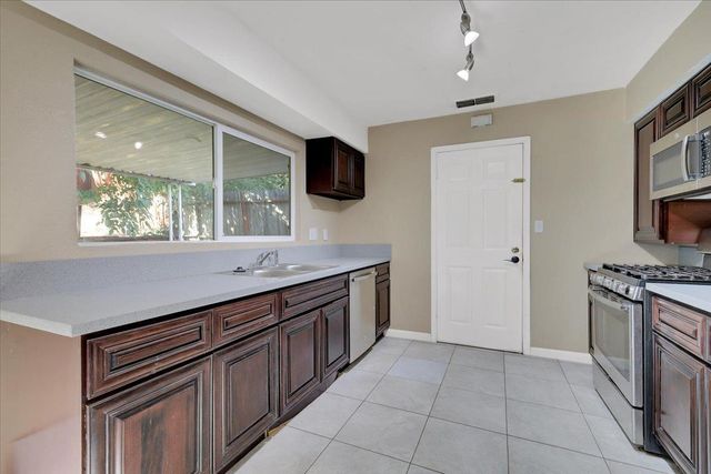 6978 Brayton Ave, Citrus Heights, CA 95621