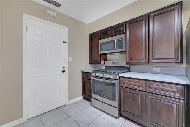 6978 Brayton Ave, Citrus Heights, CA 95621