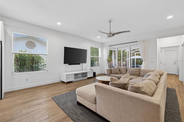 6163 2ND AVENUE S, St Petersburg, FL 33707