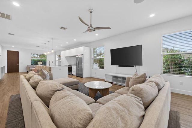 6163 2ND AVENUE S, St Petersburg, FL 33707