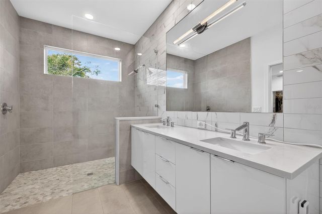 6163 2ND AVENUE S, St Petersburg, FL 33707