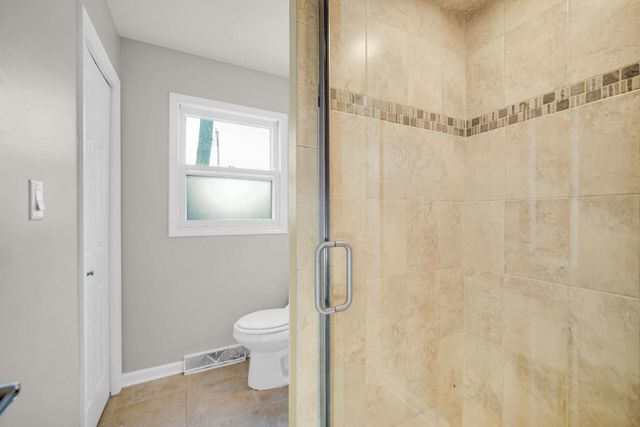 9604 Hawthorne Drive, Munster, IN 46321