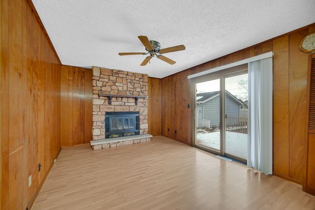 9604 Hawthorne Drive, Munster, IN 46321