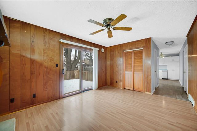 9604 Hawthorne Drive, Munster, IN 46321