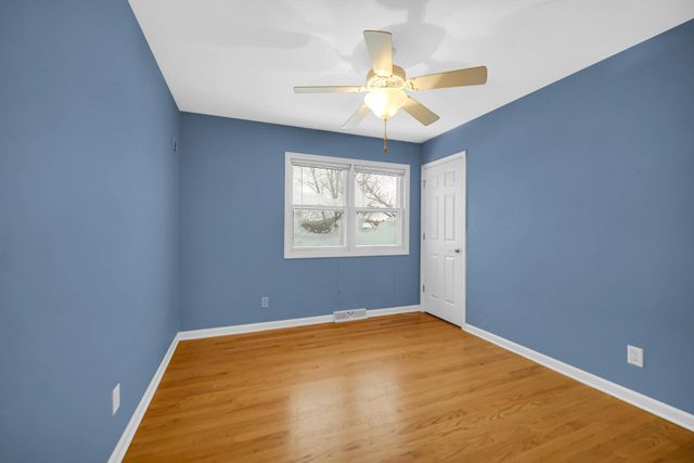 9604 Hawthorne Drive, Munster, IN 46321