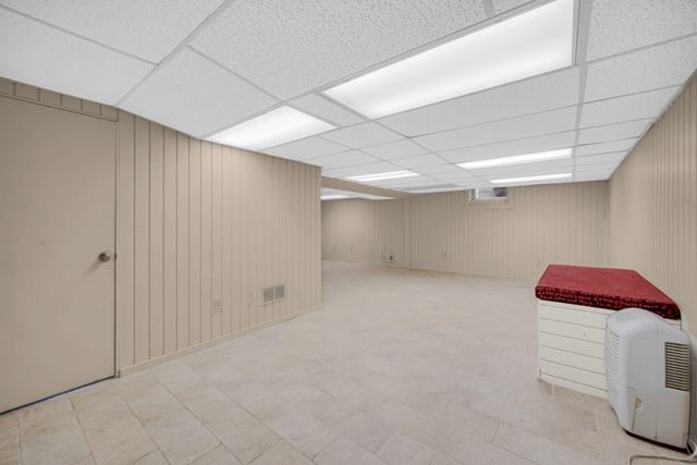 9604 Hawthorne Drive, Munster, IN 46321