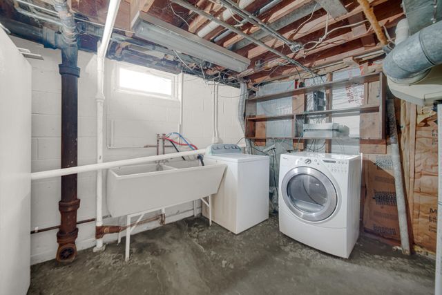 9604 Hawthorne Drive, Munster, IN 46321