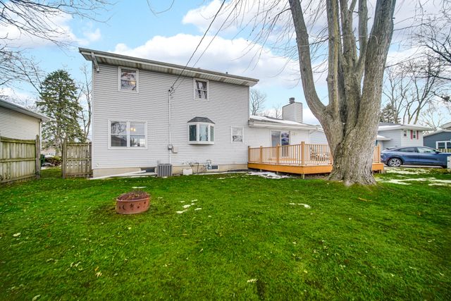 9604 Hawthorne Drive, Munster, IN 46321