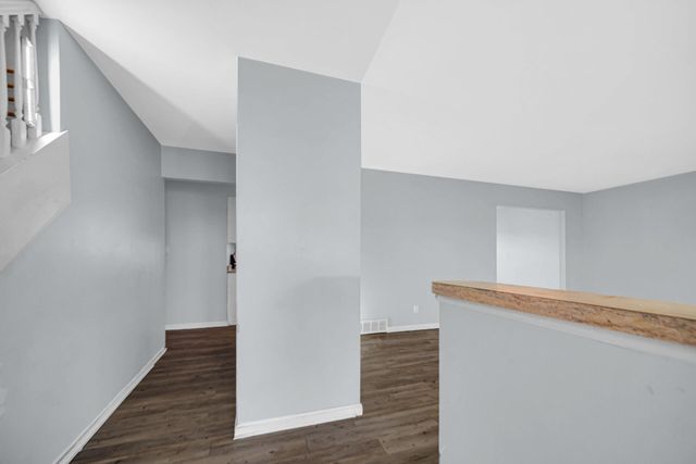 9604 Hawthorne Drive, Munster, IN 46321