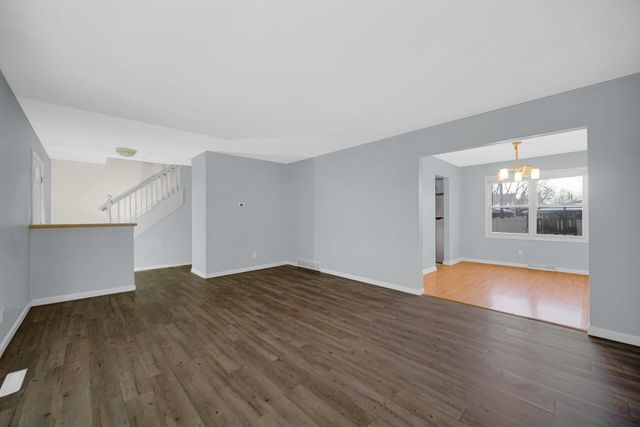 9604 Hawthorne Drive, Munster, IN 46321