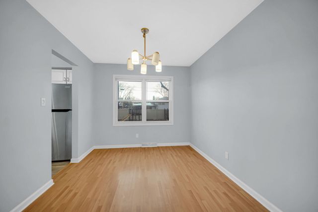 9604 Hawthorne Drive, Munster, IN 46321