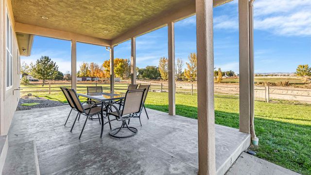 1272 14 Road, Loma, CO 81524