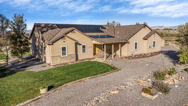 1272 14 Road, Loma, CO 81524