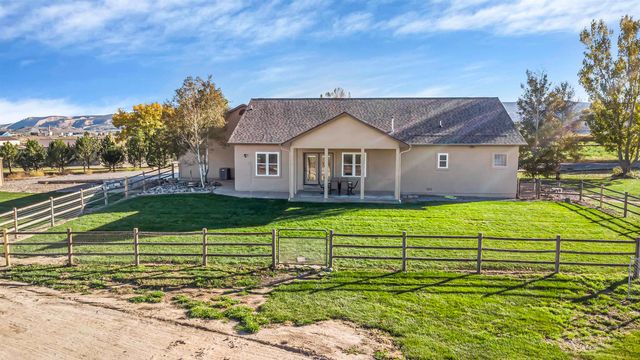 1272 14 Road, Loma, CO 81524