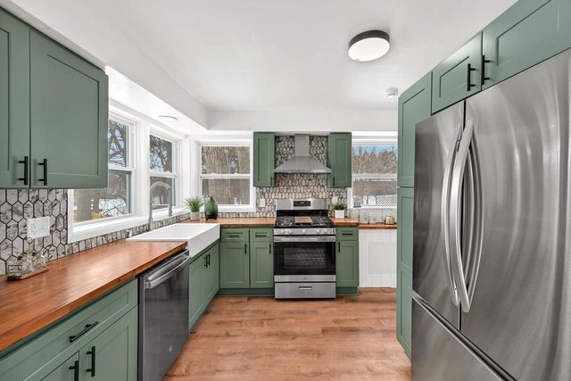 5686 N River Forest DRIVE, Glendale, WI 53209