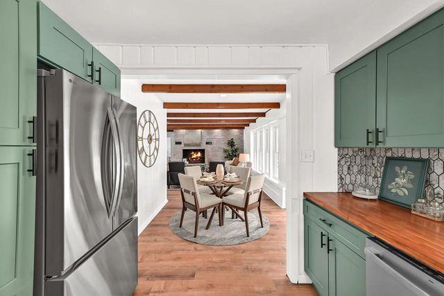 5686 N River Forest DRIVE, Glendale, WI 53209