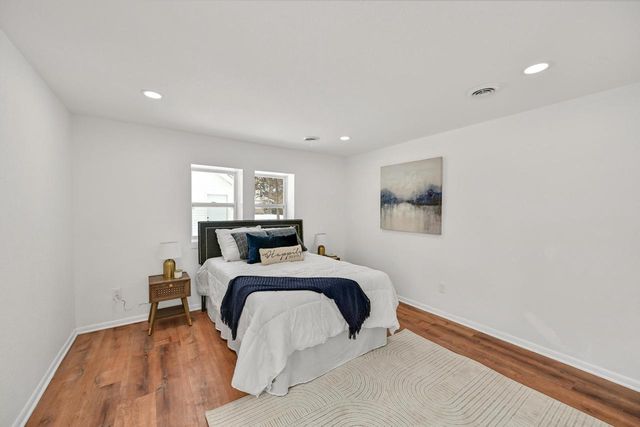 5686 N River Forest DRIVE, Glendale, WI 53209