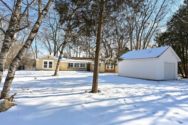 5686 N River Forest DRIVE, Glendale, WI 53209