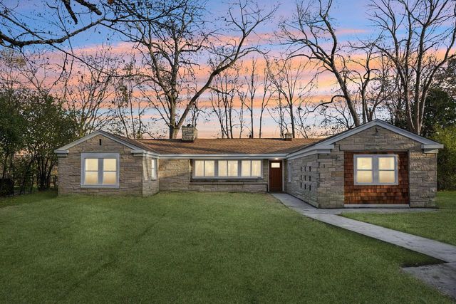 5686 N River Forest DRIVE, Glendale, WI 53209