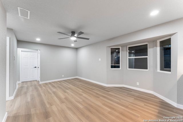 438 SCOTTY DR, San Antonio, TX 78227