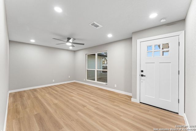 438 SCOTTY DR, San Antonio, TX 78227