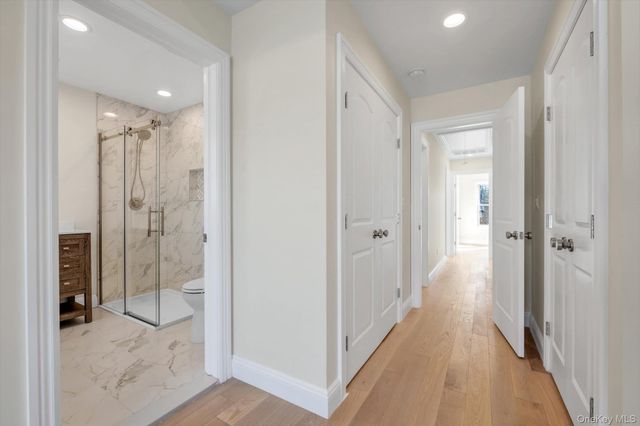 68 Edgewood B, Port Washington, NY 11050