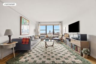 303 BEVERLEY Road # 8D, New York City, NY 11218