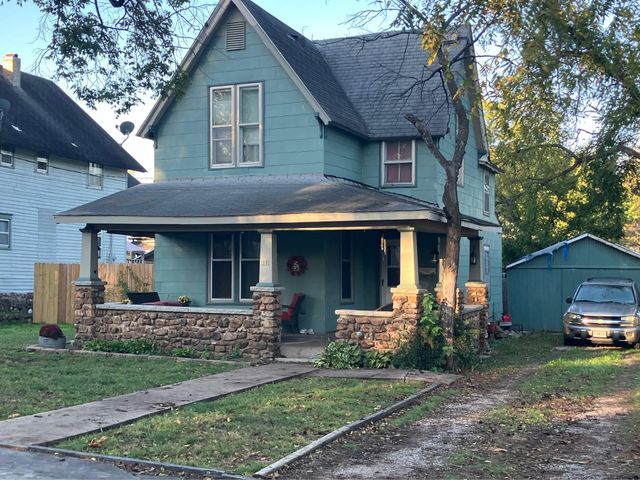 1131 Lyon Street, Carthage, MO 64836