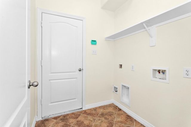 2 Lulach Circle, Conroe, TX 77301