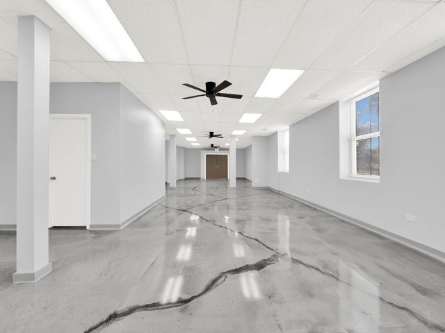 5242 S Damen Avenue, Chicago, IL 60609