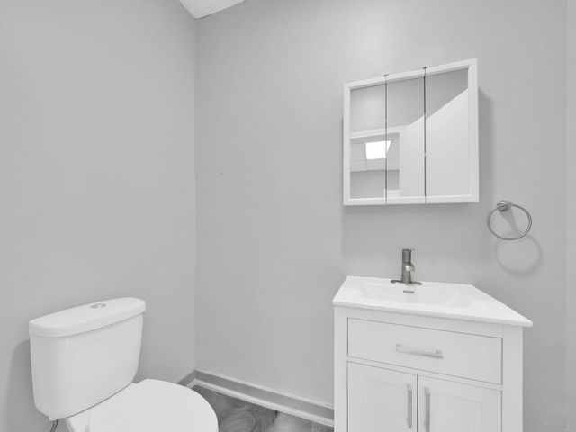 5242 S Damen Avenue, Chicago, IL 60609