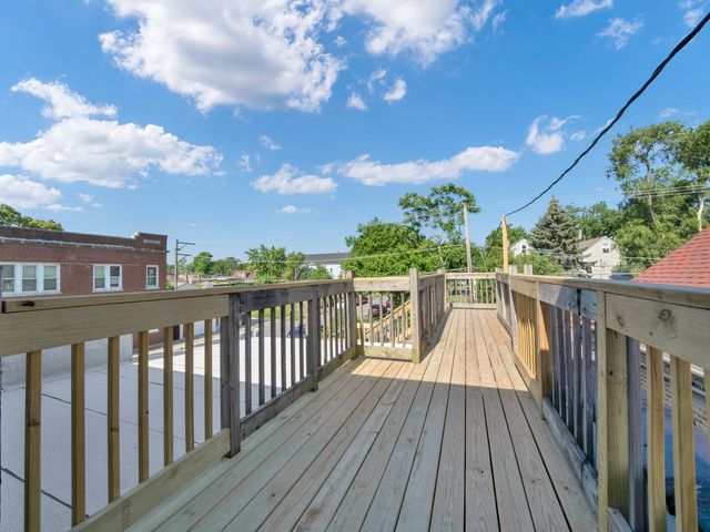 5242 S Damen Avenue, Chicago, IL 60609