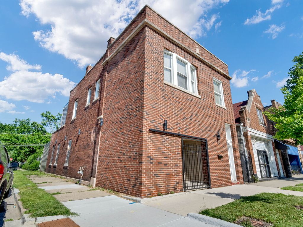 5242 S Damen Avenue, Chicago, IL 60609