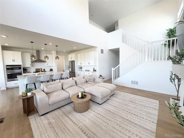 8812 Whiteclover St, Littleton, CO 80125