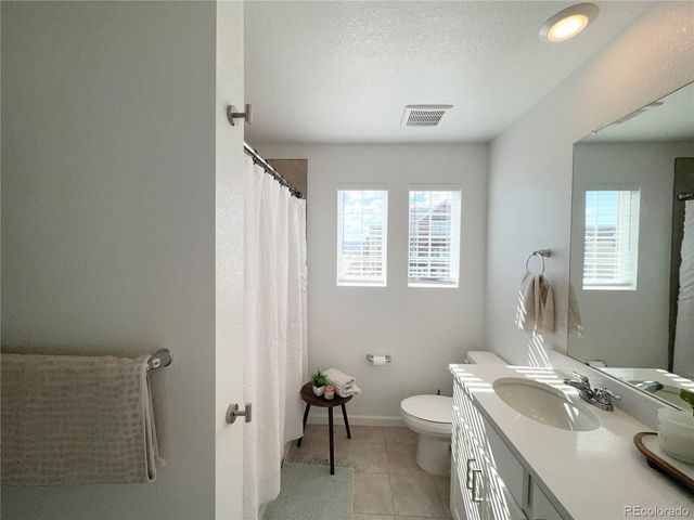 8812 Whiteclover St, Littleton, CO 80125