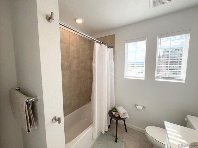 8812 Whiteclover St, Littleton, CO 80125